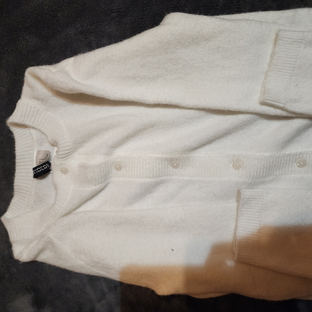 Women's White H&M Sweater
